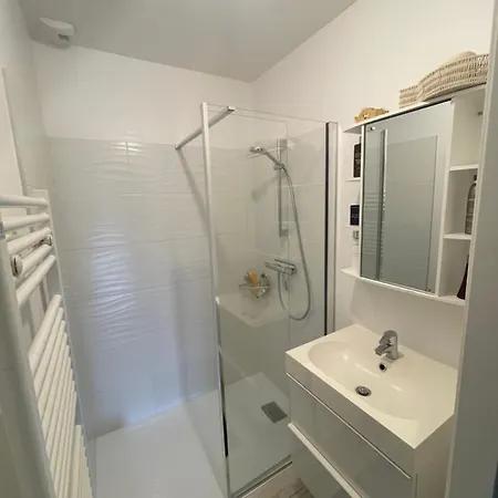 Au Calme Avec Jacuzzi Kwatera prywatna *